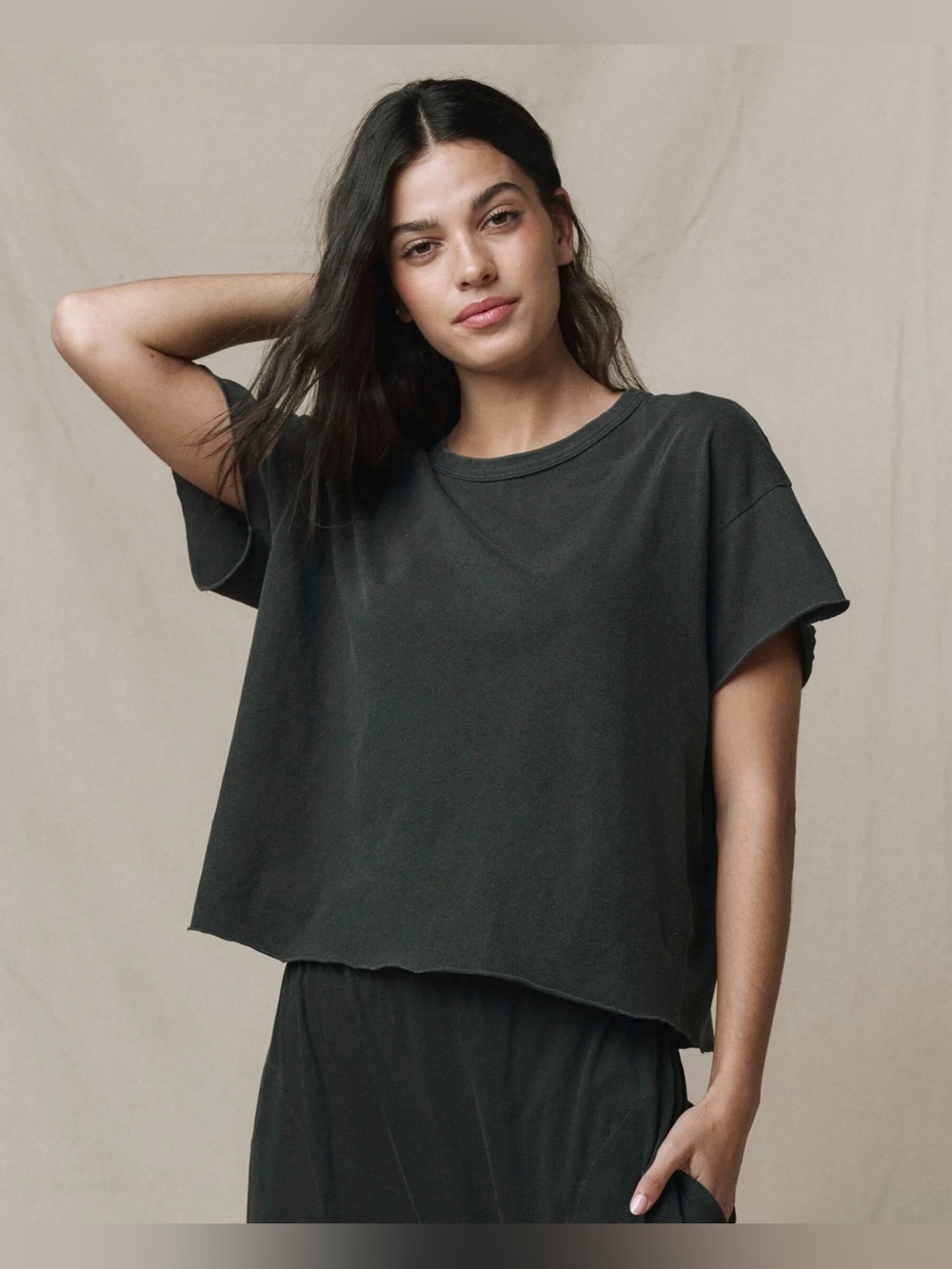 The great. Cropped tee in Washed Black